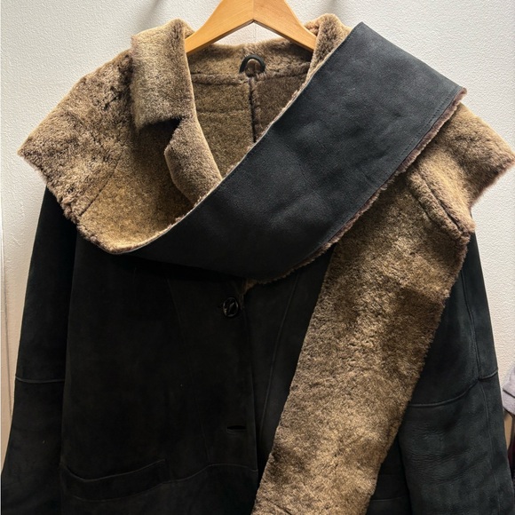 Beautiful Shearling Coat - Picture 16 of 16
